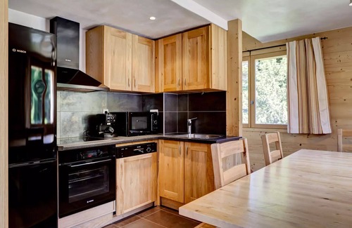 Le Praz Apartment | Residence La Meleze - Renovated chalet, close to the centre