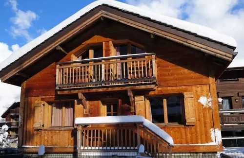 Le Praz Apartment | Residence La Meleze - Renovated chalet, close to the centre