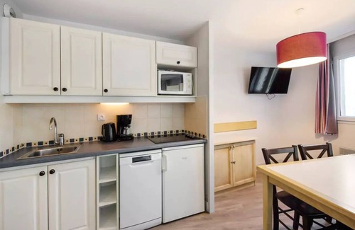 Giens Apartment | Residence La Pinède - maeva Home - 2 room apartment for 5 people Selection