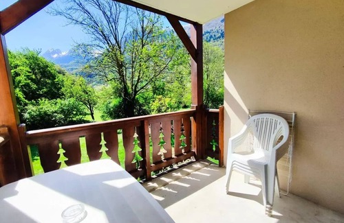 Luz-Saint-Sauveur Apartment | Residence Le Domaine du Val de Roland * - 3 Rooms 6 People Standard PMR