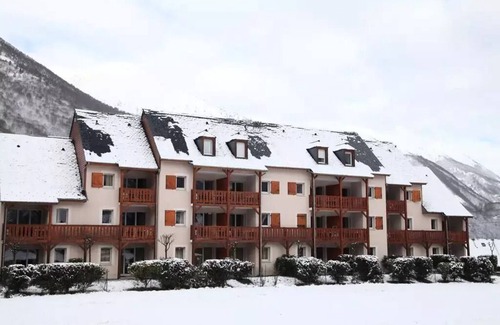 Luz-Saint-Sauveur Apartment | Residence Le Domaine du Val de Roland * - 3 Rooms 6 People Standard PMR