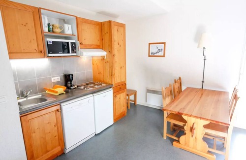 Avrieux Apartment | Residence Le Plein Soleil * - 2 Room Cabin 6 People Balcony/Terrace
