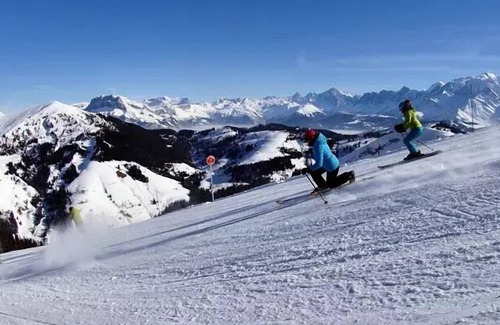 Flumet Apartment | Residence Le Schuss 1 - Apartment at the foot of the slopes with terrace view Mont-Charvin