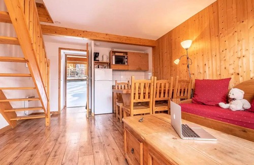 La Feclaz Apartment | Residence Les Chalets du Berger* - 3 Rooms for 8 people Duplex Mountain Corner