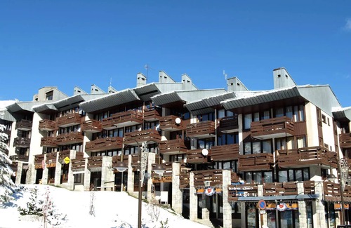 Le Lavachet Apartment | Residence Lot 300 A And B - Apartment 2 rooms 4 people close to the slopes and shops in the Lavachet district. Located on the 4th floor of a
