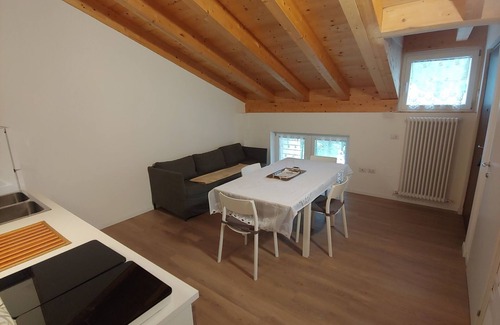 Arco House | Residence Pratosaiano Orange/Green