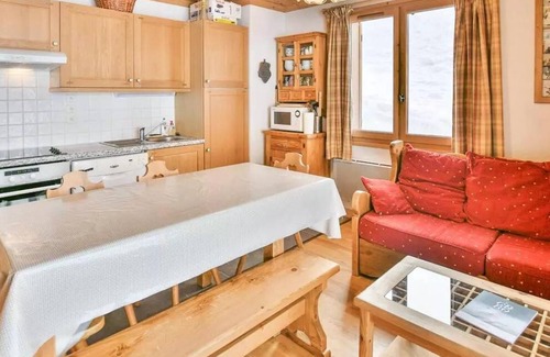 Le Chinaillon Apartment | Residence Refuge Des Outalays B - Refuge B1, beautiful apartment for 5 people, 2 bedrooms, terrace close to slopes!