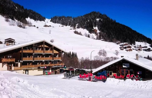 Beaufort Apartment | Residence Roche Noire - Arêches, in the Planay quiet and nature, apartment 6 to 8 people, 2 stars.