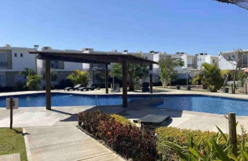 Cerritos House | Residencial Almar beautiful house in front of Pool, near the beach