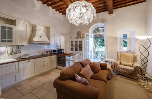 Castagneto Carducci Apartment | Residenza Vittoria in Castagneto Carducci