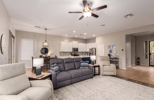 Tramonto House | Resort Living at Your Own Desert Retreat - Beautiful, Newly Updated Home.