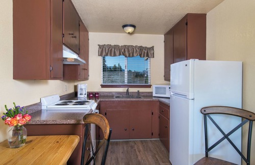 South Lake Tahoe Hotel | Resort Retreat with a Private Beach: Lodge Rooms,