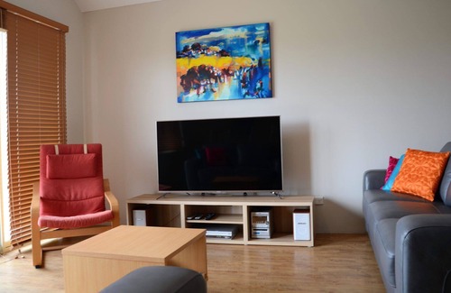 Ledge Point House | Resort Style Beach Front Accommodation