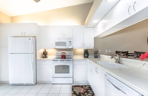 Naples Condo | Resort-style condo - close to beaches and downtown Naples.