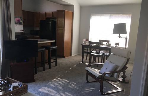 Val Vista Lakes Condo | Resort Style Condo for Rent in Beautiful Beach Club Village. Long and short rent