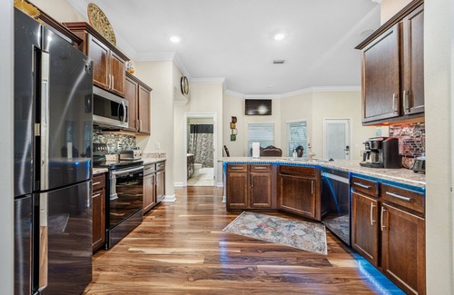 Port Saint Lucie House | Resort Style Home 5 min. from shopping and restaurants, 10 min. to local beaches