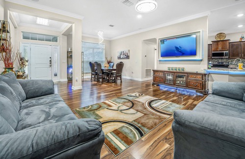 Port Saint Lucie House | Resort Style Home 5 min. from shopping and restaurants, 10 min. to local beaches