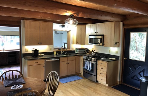 Indianola Cabin | Rest, relax and recharge at this amazing log cabin