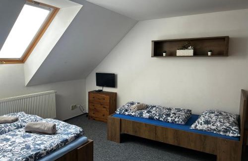 Klasterec nad Orlici House | Restaurace a penzion Na Stráni