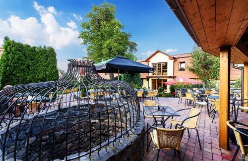Skutec House | Restaurace a Penzion U Palečků
