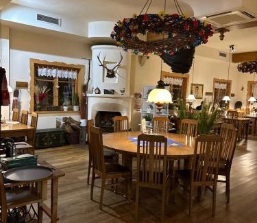 Myslenice Hotel | Restauracja i Hotel Oberża Wilczy Głód