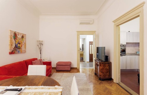 Porta Vittoria Apartment | Restayled Chic Apartement I Via Ozieri