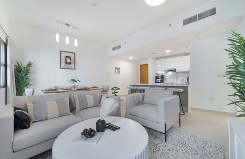 Dubai Apartment | Restful 1-Bedroom Apartment at Al Andalus in Jumeirah Golf Estates