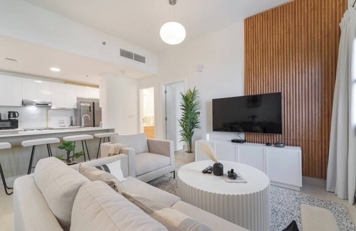Dubai Apartment | Restful 1-Bedroom Apartment at Al Andalus in Jumeirah Golf Estates