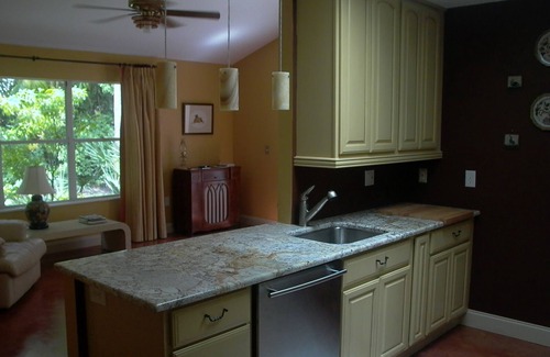 Wabasso Beach Condo | Restful, luxurious beach retreat with fitness room and WiFi in Vero Beach