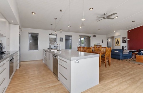 Ruakaka House | Restful Ruakaka - Ruakaka Holiday Home