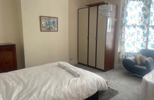 Birmingham House | Resting and Staying