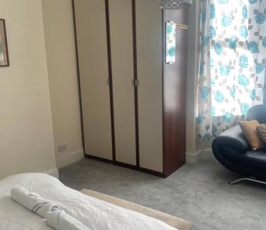 Birmingham House | Resting and Staying