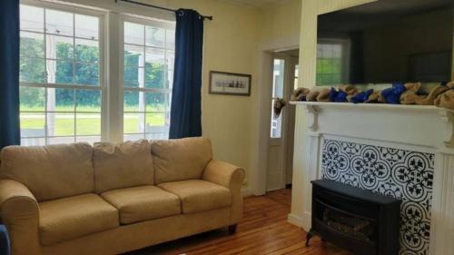 Roseland House | Restored 1900s Historic Home - Jonesboro, VA