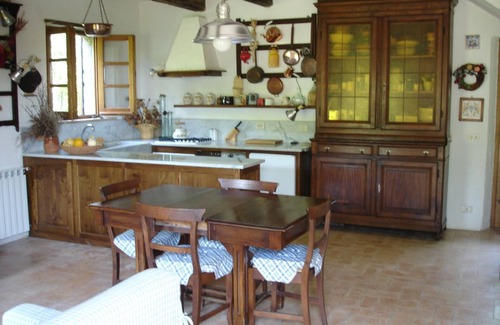 Abbadia San Salvatore House | Restored farmhouse on the Tuscan hills