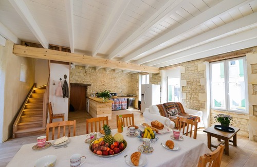 Sainte-Marie-de-Re Cottage | Restored old winery vineyards and sea