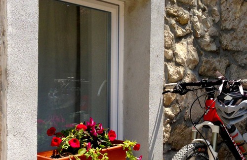 Lupoglav Apartment | Restored stone house in an Istrian mountain village