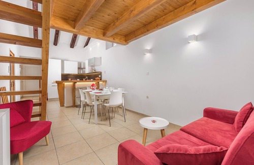 Rijeka Apartment | Restyled Roof Apartment Unique In Rijeka Historical Center