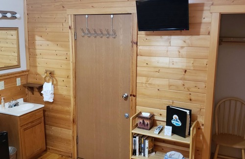 Lowell Point Cabin | Resurrection Lodge on the Bay