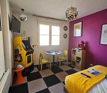 Luneville Apartment | Retour vers les années 80 !