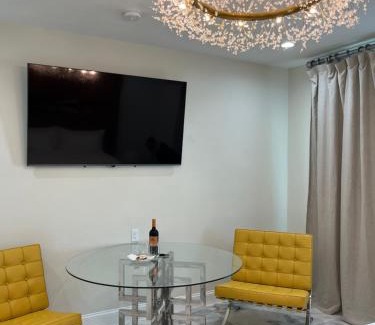 Springs at Kings Bay Hotel | Retreat at Crystal Manatee