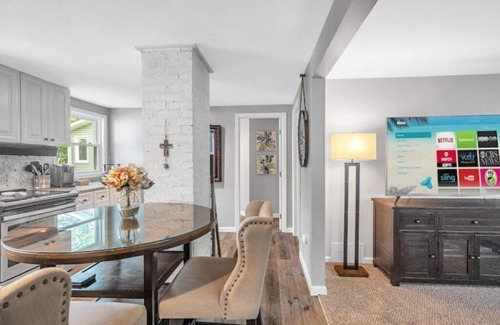 Willoughby House | Retreat at DTW