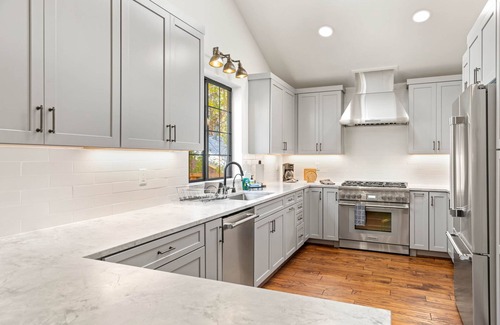 Brockway House | Retreat at the Lake | 5 Minutes walk to Speedboat Beach