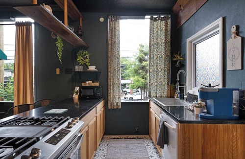 Deer Park Apartment | Retreat on Bardstown Rd. | Yard | Walk to Shops