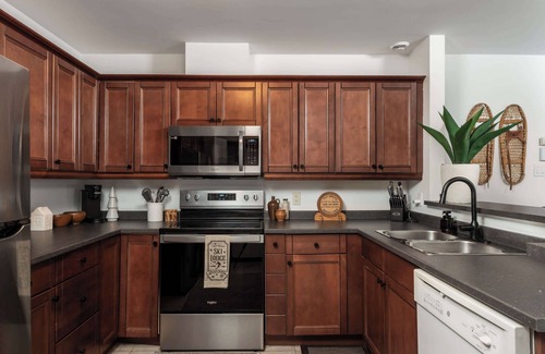Saint-Faustin-Lac-Carre Condo | Retreat to Mont-Blanc: Ski, Spa, Pool, Beach Fun