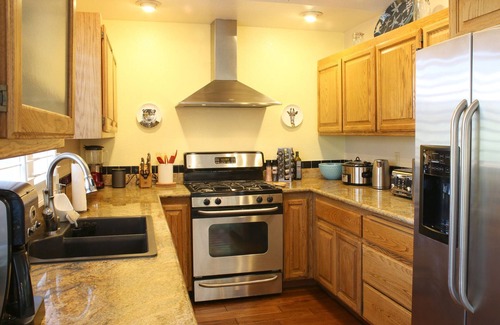 Guerneville House | Retreat to Rise and Shine! Pool, Hot Tub, Walk to Drake's Beach! Game Room!