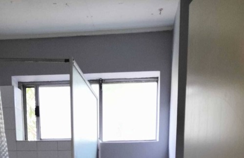 North Parramatta Apartment | Retro apartment close to Parramatta CBD and Sydney.
