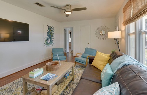 Fort Walton Beach - Destin House | Retro Bay Cottage Near Destin, Dog Friendly!