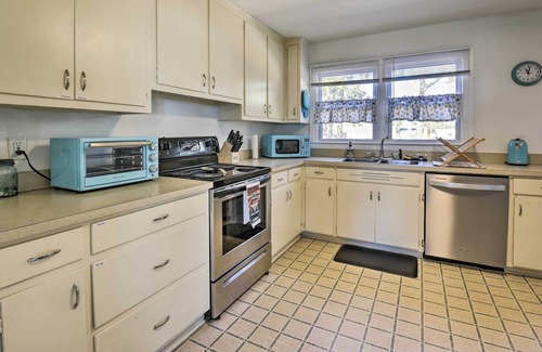 Fort Walton Beach - Destin House | Retro Bay Cottage Near Destin, Dog Friendly!