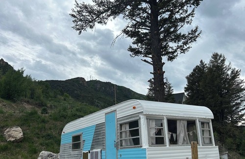 Lava Hot Springs House | Retro Camper king and 2 twin size beds