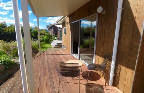 Wanaka Apartment | Retro styled apartment in sunny Wanaka